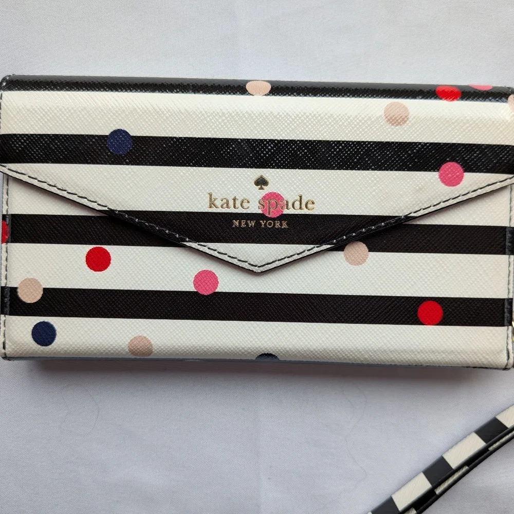Kate Spade Cedar Street Dot Folio iPhone 7/8 Wallet Wristlet